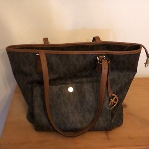 Michael Kors Hamilton traveler Tote/Pruse